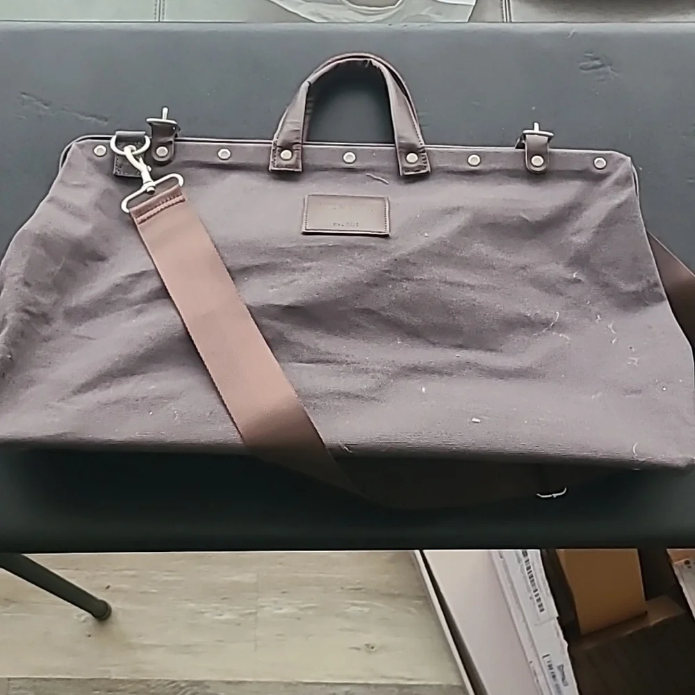 Bespoke Post canvas weekender bag - Picture 3 of 4